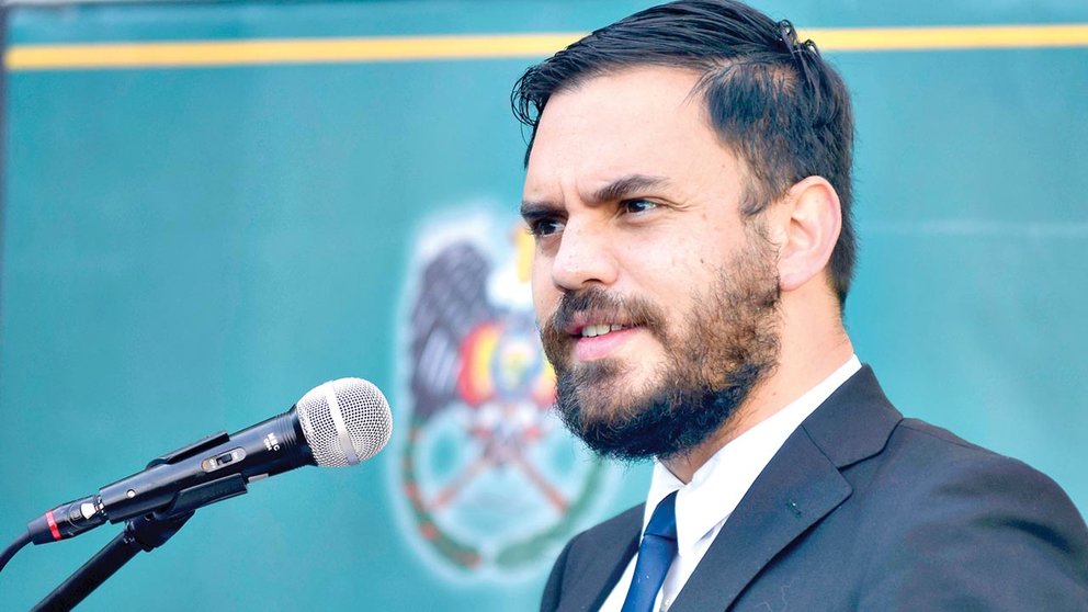 Del Castillo sobre orden de aprehensión contra Morales: “Pasito a pasito, como dice Luis Fonsi”