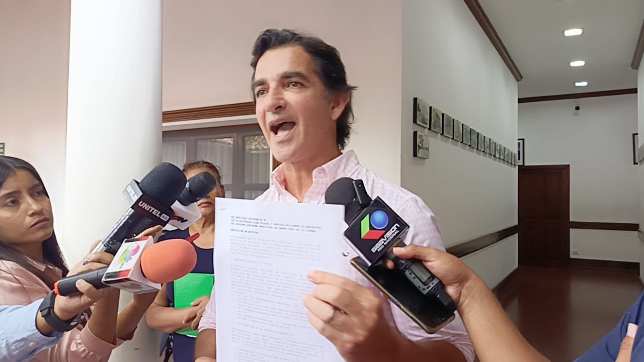 Saavedra: "Jhonny Fernández es un incapaz, desde el Concejo le diremos lo que tiene que hacer"