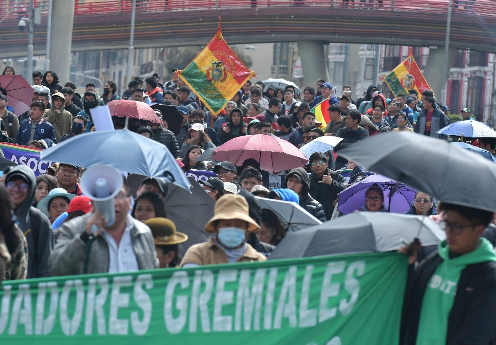 Gremiales rechazan convocatoria al diálogo; insisten en derogatoria de la disposición confiscatoria