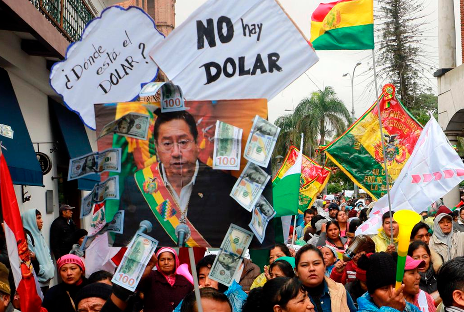 Economista insta a los bolivianos a prepararse ante un 2025 crítico