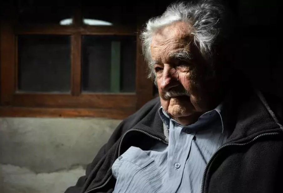 Mujica anuncia la extensión del cáncer, que no seguirá con el tratamiento y pide morir ‘tranquilo’