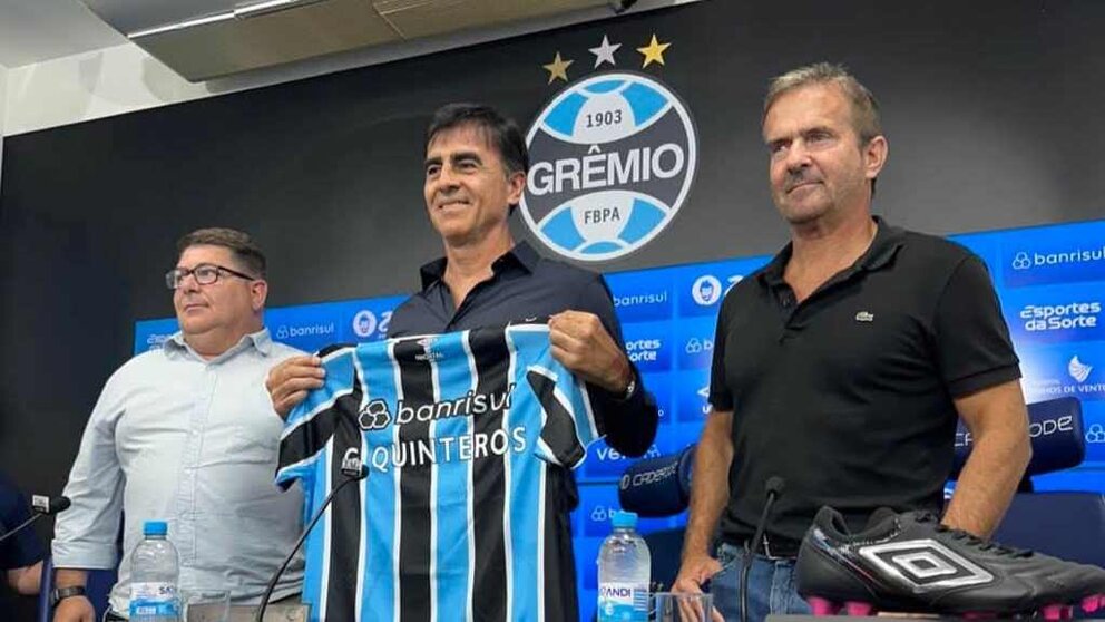 Gremio presenta oficialmente a Quinteros como su DT